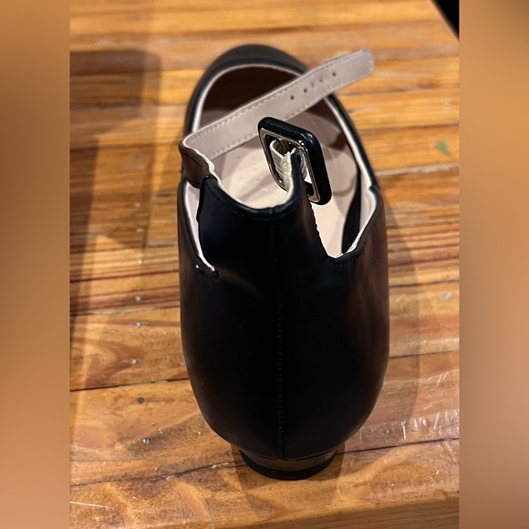 Dream Pairs Women's Elegant Black Flats - Picture 2 of 6